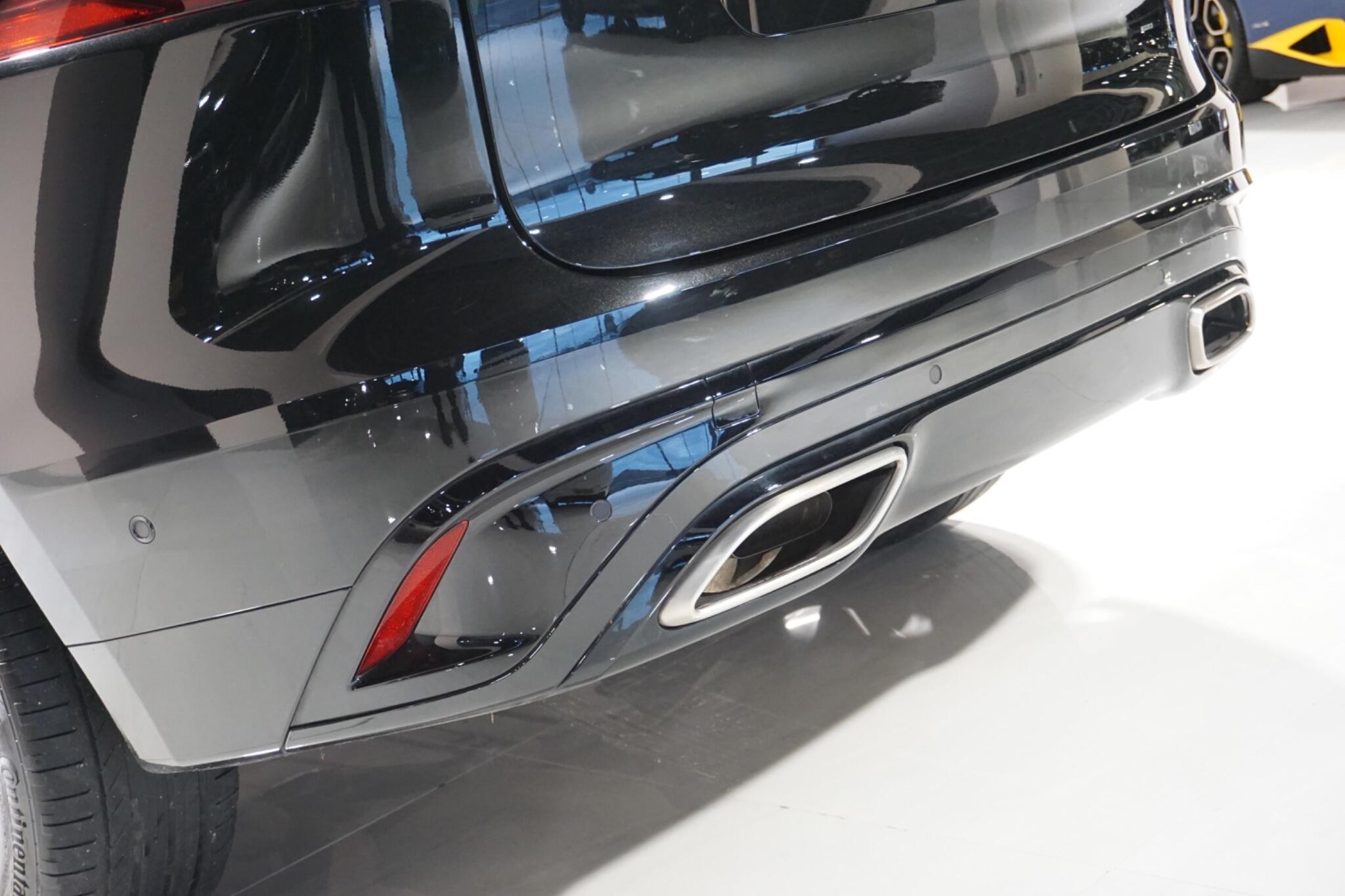 Jaguar F-PACE 3.0 D300 MHEV R-Dynamic HSE Black SUV 5dr Diesel Auto AWD Euro 6 (s/s) (300 ps)